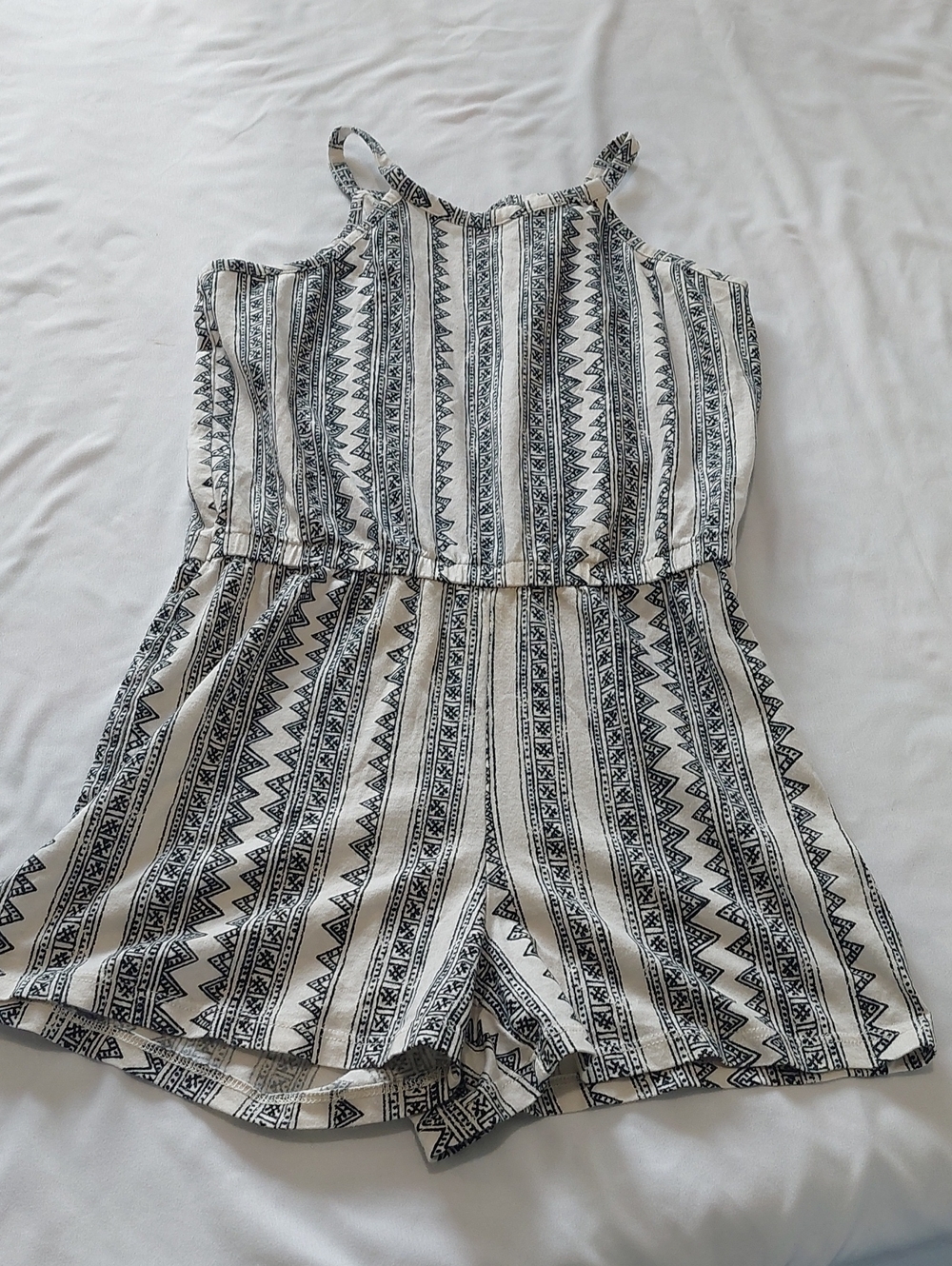 Old Navy Black & White Aztec Stripe Girls' Romper.Size 10 ,12 .